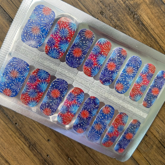 Nail Wraps 4th of July "Firework Finale" 5 Complete SETS Fireworks Glitter Nails - Picture 5 of 11